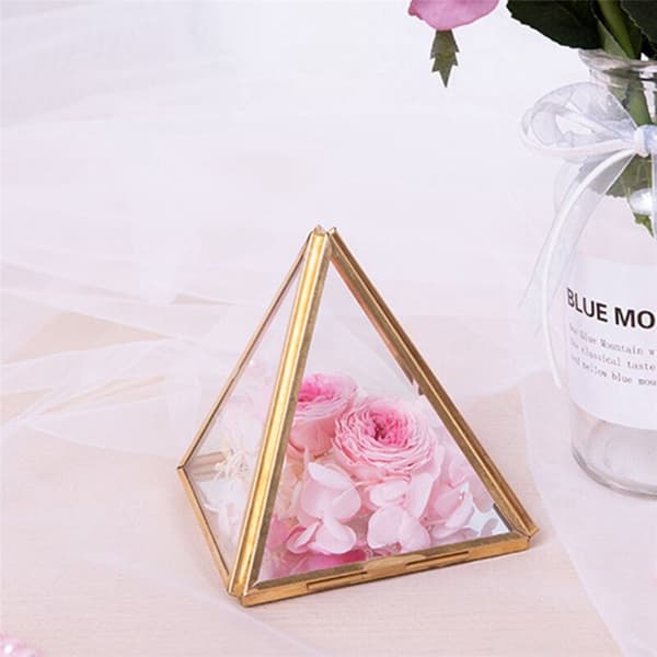 2X Glasboks Gylden Geometrisk Dekorativ Boks Geometrisk Glaspyramide Ringholder til Bryllupsjubilæumsgave S