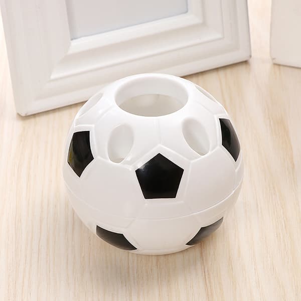 Sort og hvid fodboldformet penalhus, diameter 10,5 cm