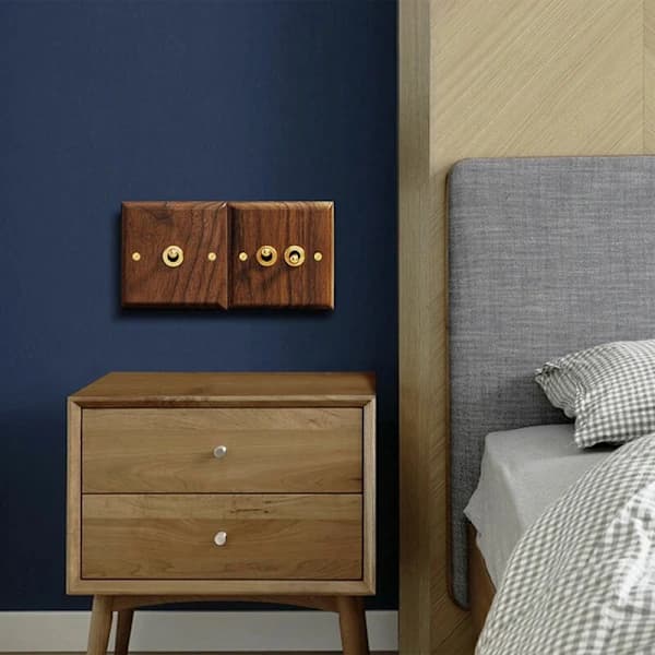 Industriell Retro Messingbryter - Vippebryter i Vintage Stil (2-pakning) [JUN]