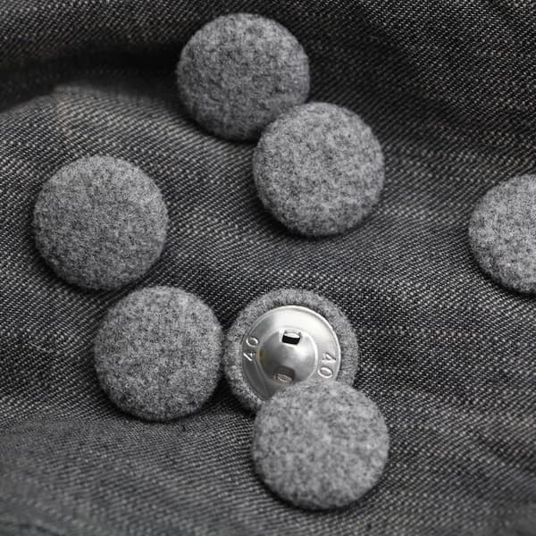 10 stk Stoffkledde Knapper med Metalløye for Drakter Kjoler Bluser Smoking Gensere Stoffknapper Grå 15mm