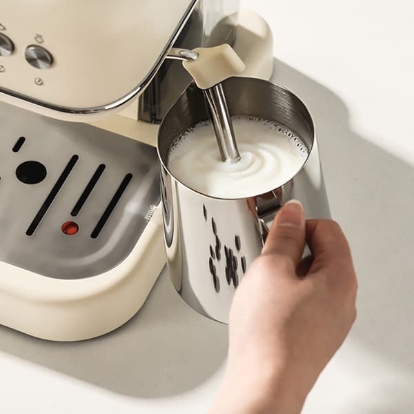 Melkeskummerkanne i rustfritt stål 550 ml / Latte art-kanne /