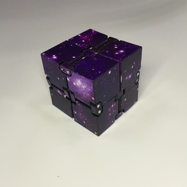 Infinity Cube - Yö - Ikuisuuden Kuutio - 1 Fidget Lelu Violetti