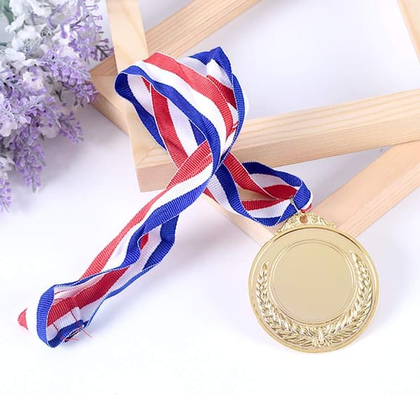 Set med 6 guld-, silver- och bronsmedaljer för vinnare