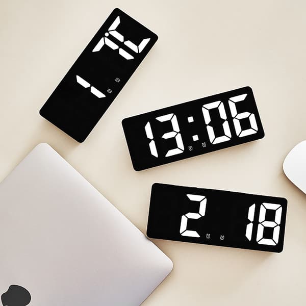 Stor smart digital väggklocka APP-styrning tid/datum/ljudaktiverad