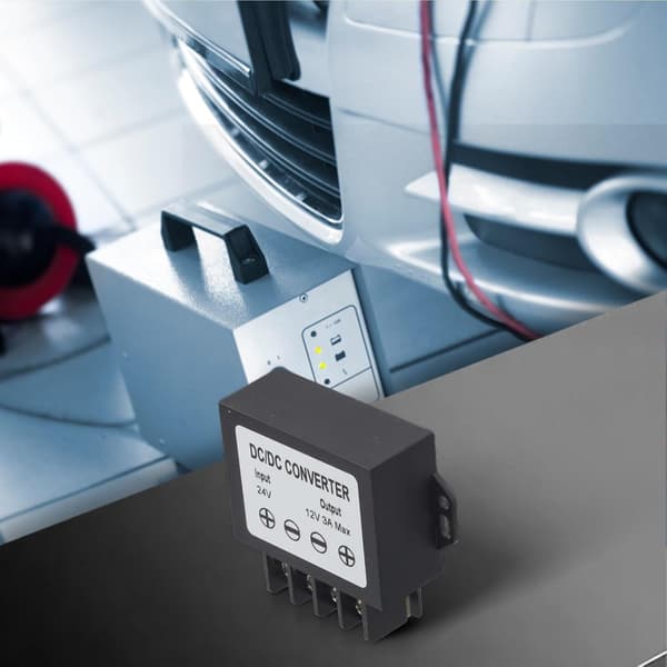 DC til 3A inn og bruk spenningsregulatoromformer 24V 12V for pålitelig strømkonvertering bil solenergi