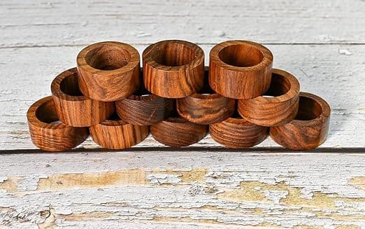 Sett med 12 håndlagde serviettringer i tre for middagsborddekorasjon, 4,5 cm