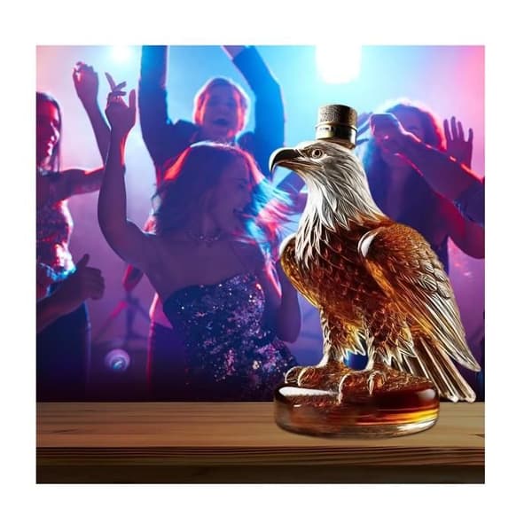 Unique Eagle Whiskey Decanter - Fun Eagle Design - Premium Quality Whiskey Decanter - Gift for Whiskey Lovers (Round Bottom)