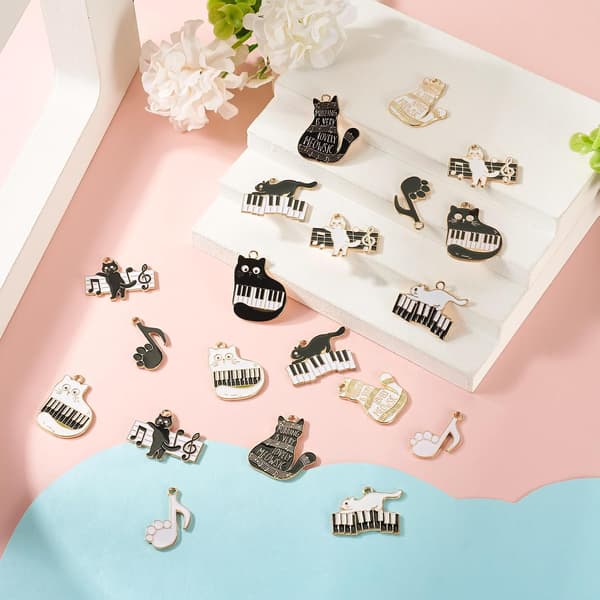 20 stk. emaljelegeringscharms til smykkefremstilling Musiktema Kat Noder Instrument Keyboard 20-28 mm Ørering Armbånd Halskæde