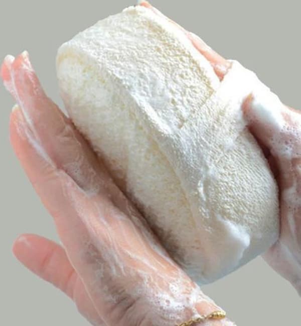 White bath sponge and shower sponge - light scrub - loofah - 100% sustainable and made from natural materials
