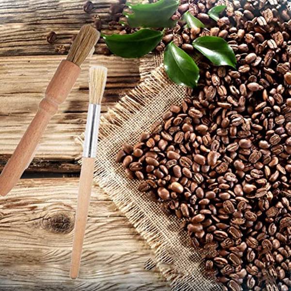 4 kpl espressokoneen kahvinpuhdistusharjoja ja puinen kahva