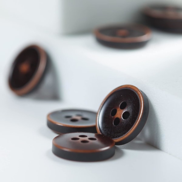 100 stk. Store 1,5 cm brune knapper for søm Rund harpiks brune knapper for håndverk 4 hull Flatback kappe knapper for skjorte genser DIY og klær Brun
