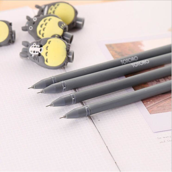 Set med 4 söta Totoro-tecknade gelpennor, kreativa personligheter, pojkar a
