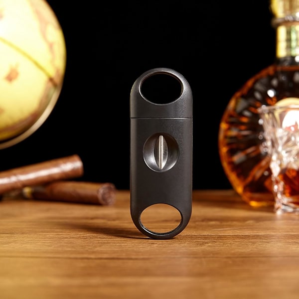 V-Cut Cigar Cutter Wedge Cut Bærbare Cigar Cuttere til Mænd (4-pak, Sort)