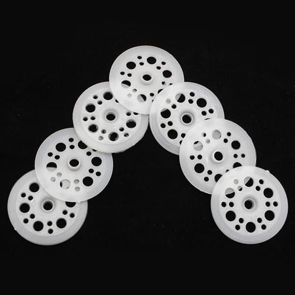 100 plastskiver, 46 mm, for feste og støtte av skumisolasjonspaneler.