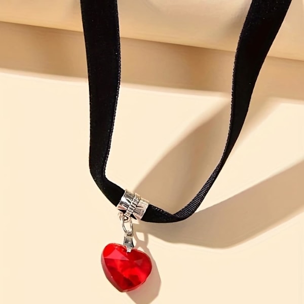 Svart Chokerhalsband för Kvinna Hjärtformad Choker Halsband Justerbart Sammet Choker Mjukt Kragekedja Rött Hjärta Halsband Halloween Cosplay Fest