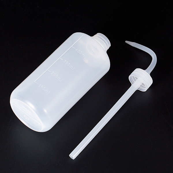 2 kpl pulloja - 250 ml pehmeä puristuskastelpullo kasveille
