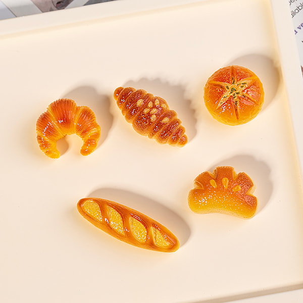 Miniatyr Falskt Brød - 50 stk. Resin Bakeribrød 1:12 Miniatyr Brød Bakverk Kake Liten Hus Mat Dekor Tilbehør Kunstig Brød Matmodell for DI