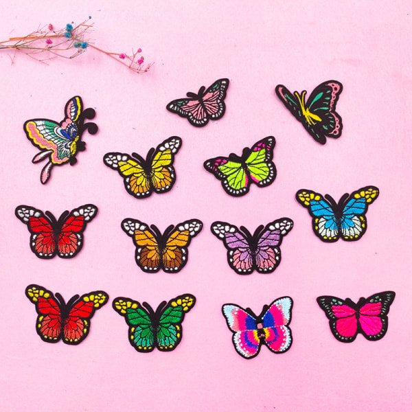 13 stykker sommerfugler broderi påstrykningslapp, selvbroderi