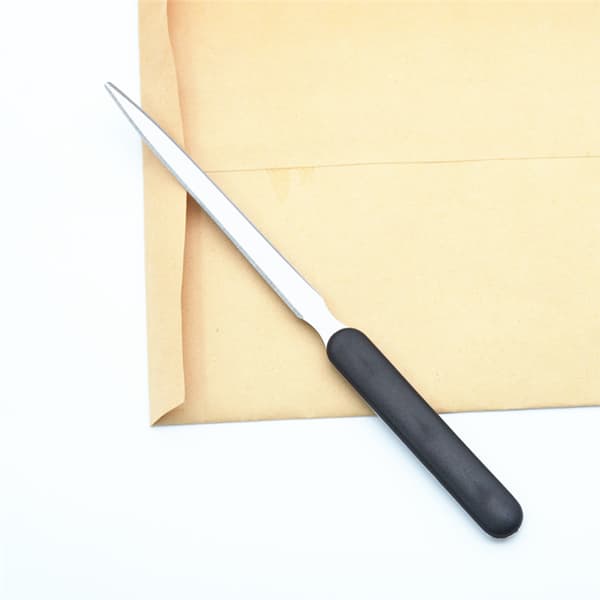 Papirkutter med plasthåndtak 19 cm svart