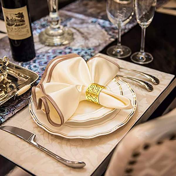 12 stycken servettringar och hållare (guld), metall servettring servett