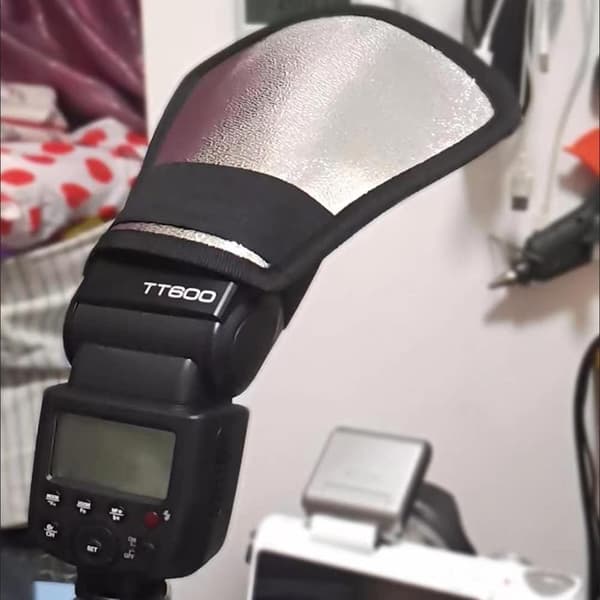 Flashreflektor, 2-i-1 Flashdiffuser, Sølv/Hvid Reflektor med Strimmel til Nikon, Canon, Sony, Yongnuo, Speedlite Softbox