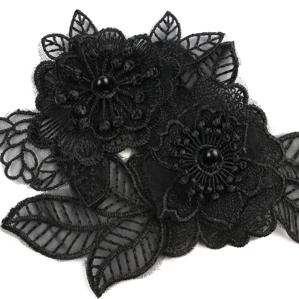12 st spetslappar, svart broderade blomspetsar på lappar Sy