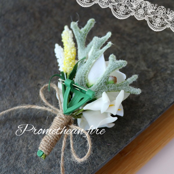 2 stk hvite små Calla Lily tre-corsager i vestlig stil