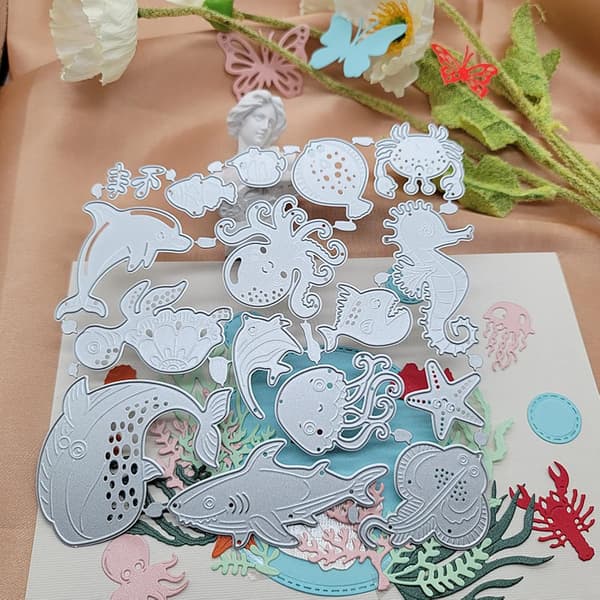 Set med 16 scrapbookingdies, olika havsdjur