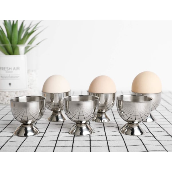 Sett med 6 eggekopper i rustfritt stål for kokte egg