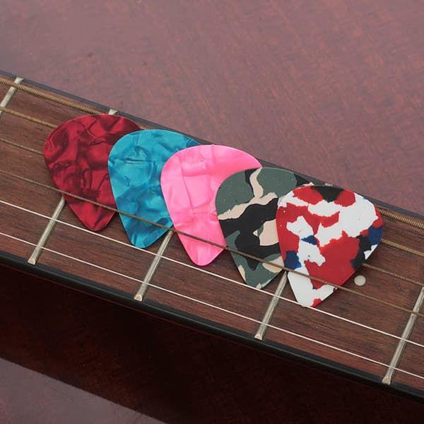 21-dels Metallväggfäste för Gitarr (Skruvar och Pluggar) Set, Justerbar Gitarrremhållare, Gitarrplock för Elbas (Svart)