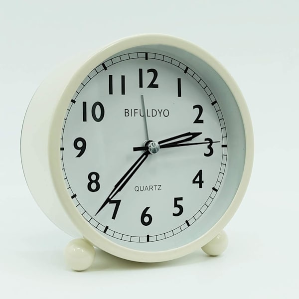 4 tum Silent Alarmklocka och Ljusfunktion, Vintage Klassisk Baery Driven Analog Klocka(Milky) Milky 4 tum Milky 4 tum