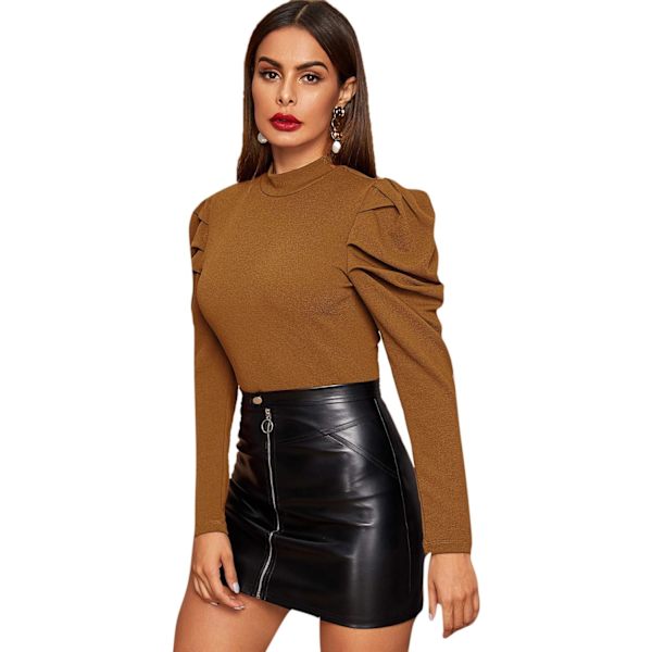 Elegant damebluse med høy hals, nøkkelhullsåpning bak og lange ermer i legg-av-mutton-stil