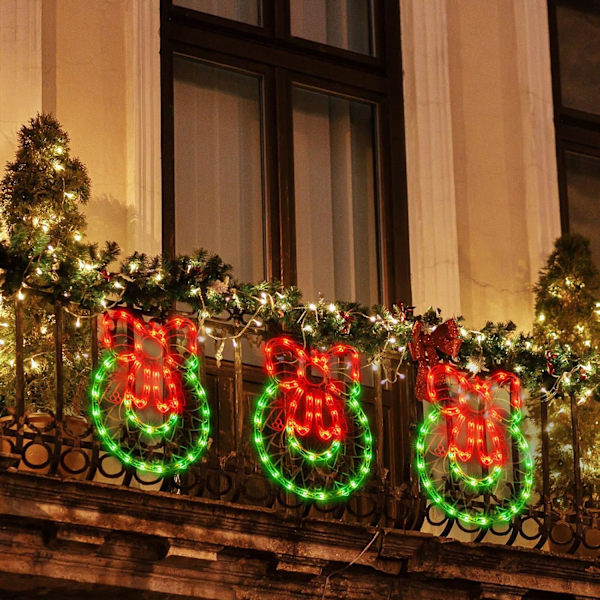 18\" 50 Lighted Wreath with Bow Christmas Light, Window Sculpture Decoration