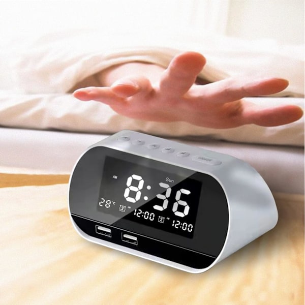 Superhög larmklocka för sovrum, denna digitala väckarklocka med FM-radio, 2 USB-laddare, 2 väckarklockslägen, termometer, Baery White