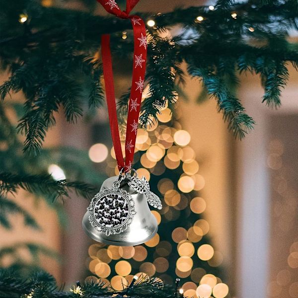Vita hästar och hästskoprint silverklocka prydnad julgransklockor med rött snöre metall julgranshängande dekorationer för semesterfest