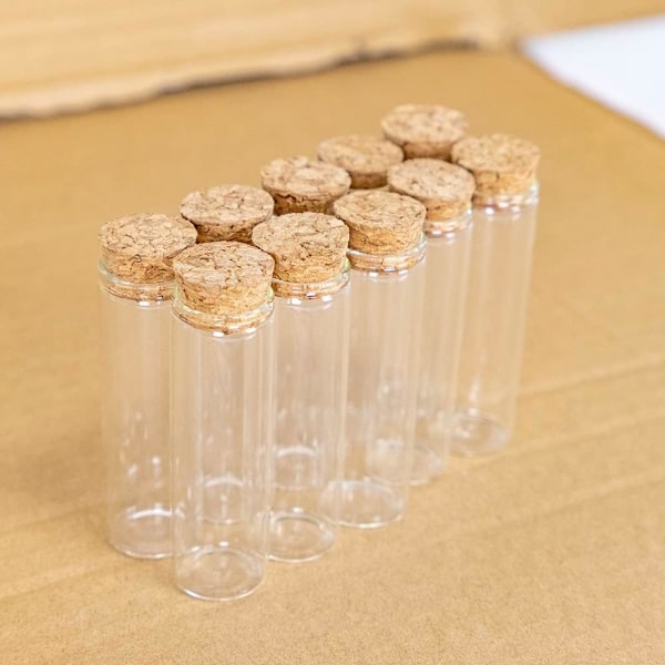 15 ml testrør i glass med kork, tom flaske med korkpropp