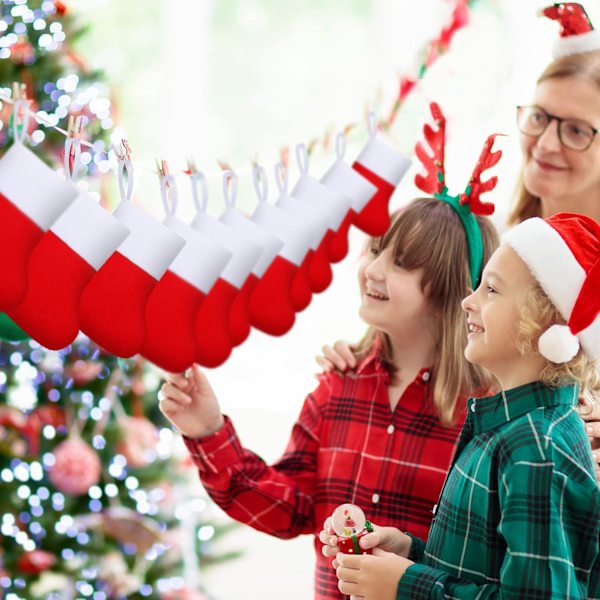 24 st Mini Julstrumpor Klassiska Mini Julstrumpor med Vit Manschett Filt