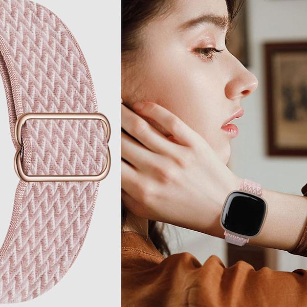 4-pakks nylonrem - Justerbar nylon sportsrem for Fitbit Versa 4/Versa 3/Sense, pustende erstatningsarmbånd, flerfarget