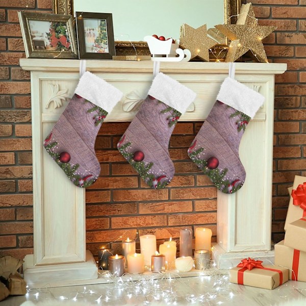 Julklapp, Personliga Julklappsstrumpor 2-pack Grön Julgran Träbräda 45,7 cm Julstrumpor Hängande Ornament Eldstad för Bygg