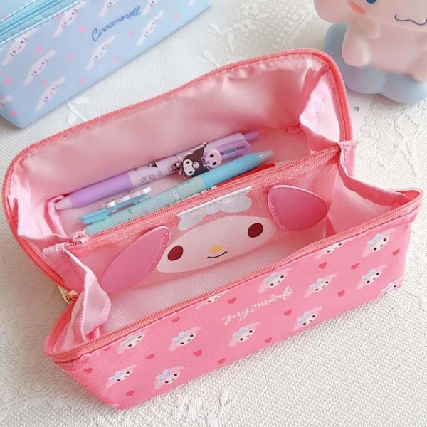 Crtoon Chrcter ncil Cse ncil Pouch Bg wi Zipr n Holder Suitble for Student Business nd Home Work Office (Me)