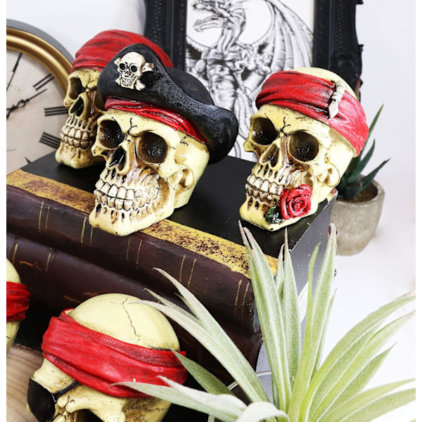 Ebros Nautiske Macabre Piratkaptajn Marauders Skull Mini Figurer Pakke 3.5\"Høje Caribiske Hav Ossuary Skeletter Kranier     Buccaneer