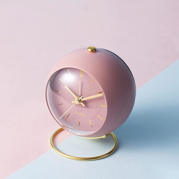 Analog, tyst icke-tickande klassisk retro analog söt liten skrivbordsklocka med nattljus Baery-driven bakgrundsbelysning för barn/sovrum/sängbord Rosa-2
