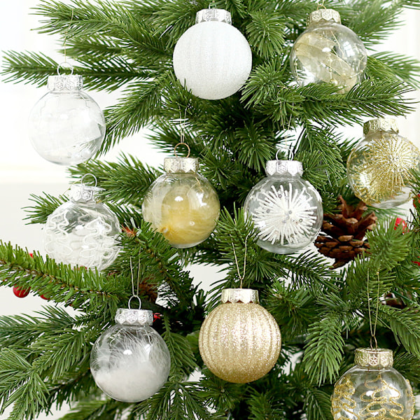 Julgranskulor i klarmålad julgranskulor