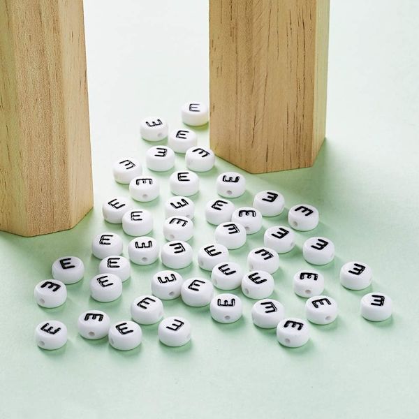 Vokalbogstavsperler - 7x4 mm hvide flade runde akrylperler til smykkefremstilling (100 stk)