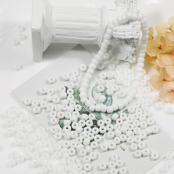Ogenomskinlige hvide 4 mm frøperler - Glas Craft Beads (1200 stk.)