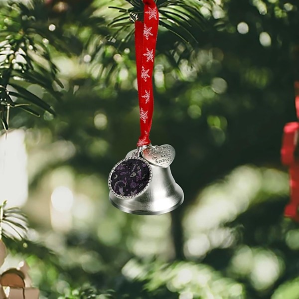 Lila Svart Goth Spöklikt Tryckt Silverklocka Prydnad Julgransklockor med Röd Snodd Metall Jul Hängande Dekorationer för Semesterfest