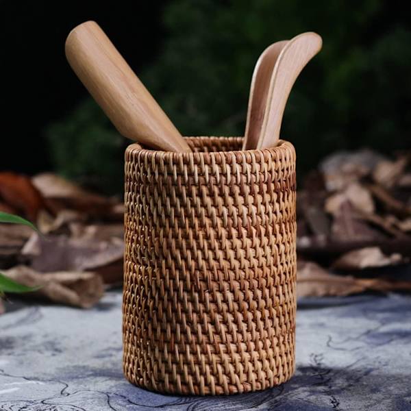Rattan skrivebordsarrangør og oppbevaringsboks Te Caddy Makeup Børster Holder Stativ, Rattan Penneholder, Boho Borddekor Kontor Kopper Arrangerer for Beige Sylinder