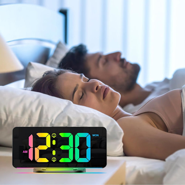 Digital väckarklocka för sovrum, ny version RGB väckarklocka, uppladdningsbar LED-bordsur med 10 RGB nattljus, snooze, 2 larm, justerbar