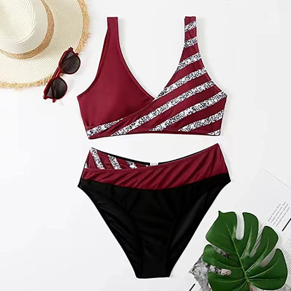 Sportslig 2-delt bikini med push-up og skinnende tanga