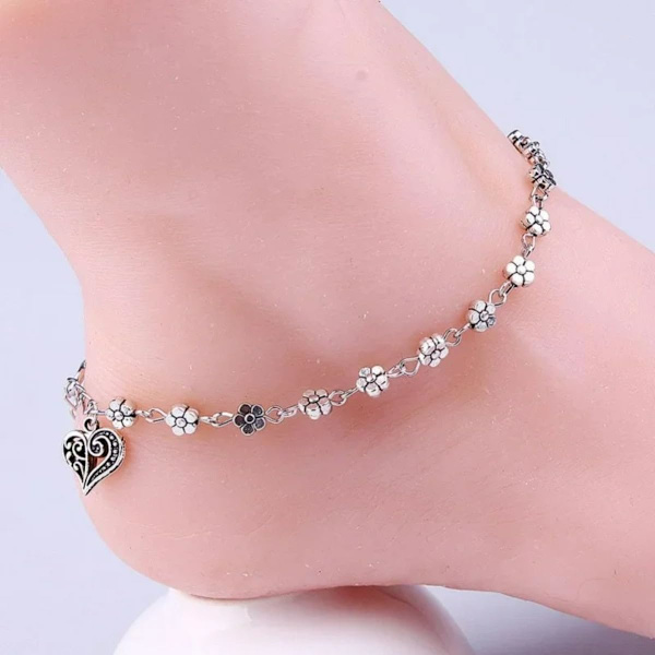 Ny 2025 Fashion Fotkedja Tibetanskt Silver Hål Blommor Hjärtformad Fotlänk för Kvinnor Modeaccessoarer Kreativ Present Som Bild Som Bild